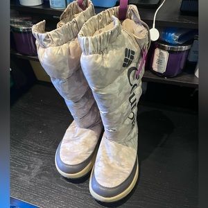 Columbia snowboots for women